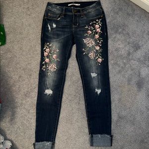 American Rag Embroided Jean